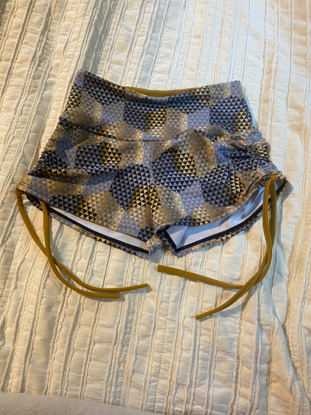High-Rise Geometric Print Women’s Shorts with Side Ties - Mustard/Gray
